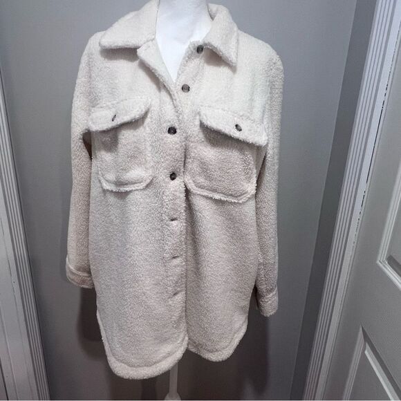 Universal Threads Women's Sherpa jacket size medium in ivory with pockets - Picture 3 of 10